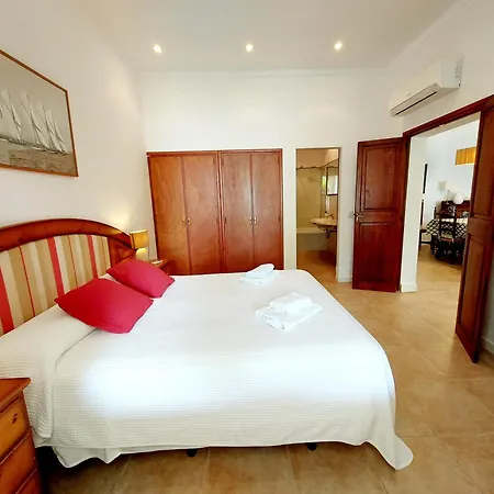 Casa Faro: Beachfront Ground Floor Retreat With Sea Views Apartment
