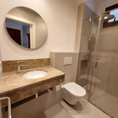 Casa Faro Spacious, Ground Floor On The Pine Walk, Covered Terrace With Sea Views. Wifi/air Con דירה *