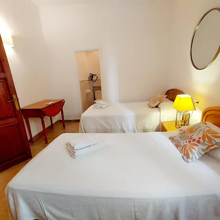 Casa Faro: Beachfront Ground Floor Retreat With Sea Views *