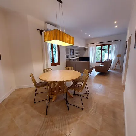 Apartment Casa Faro: Beachfront Ground Floor Retreat With Sea Views Pollenca