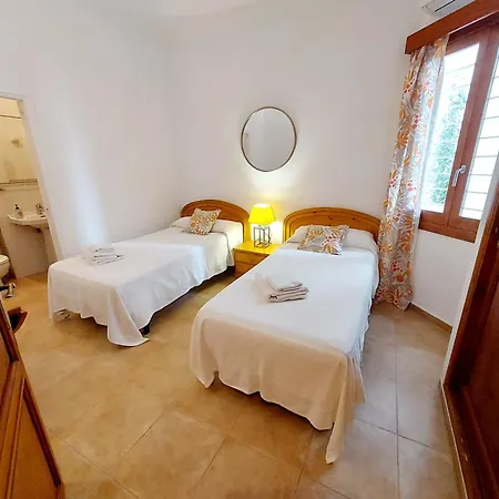 Casa Faro Spacious, Ground Floor On The Pine Walk, Covered Terrace With Sea Views. Wifi/air Con Pollença