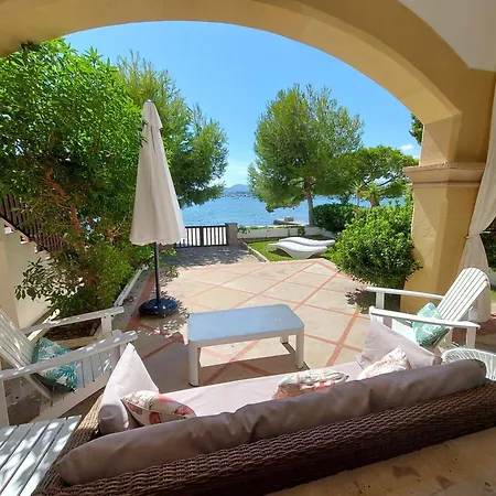 Lejlighed Casa Faro Spacious, Ground Floor On The Pine Walk, Covered Terrace With Sea Views. Wifi/air Con Pollença