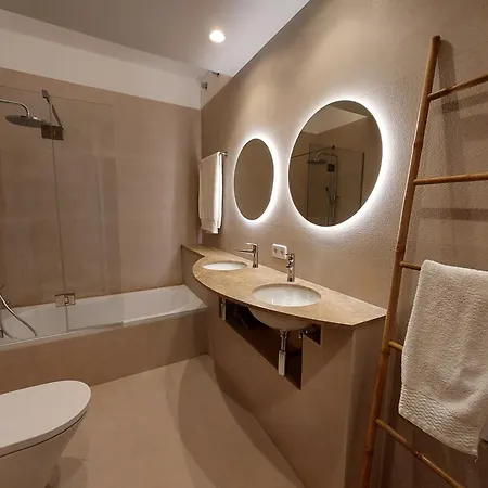 Casa Faro Spacious, Ground Floor On The Pine Walk, Covered Terrace With Sea Views. Wifi/air Con Pollença