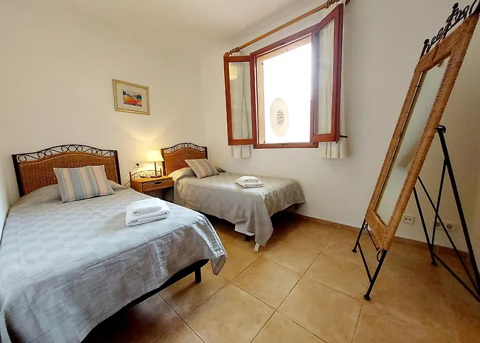 Casa Faro Spacious, Ground Floor On The Pine Walk, Covered Terrace With Sea Views. Wifi/air Con