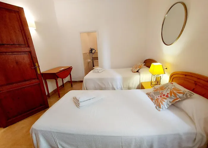 Casa Faro: Beachfront Ground Floor Retreat With Sea Views *