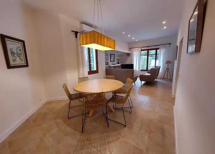 Apartment Casa Faro Spacious, Ground Floor On The Pine Walk, Covered Terrace With Sea Views. Wifi/air Con Pollença