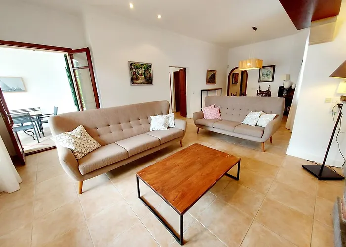 Casa Faro Spacious, Ground Floor On The Pine Walk, Covered Terrace With Sea Views. Wifi/air Con * Pollença