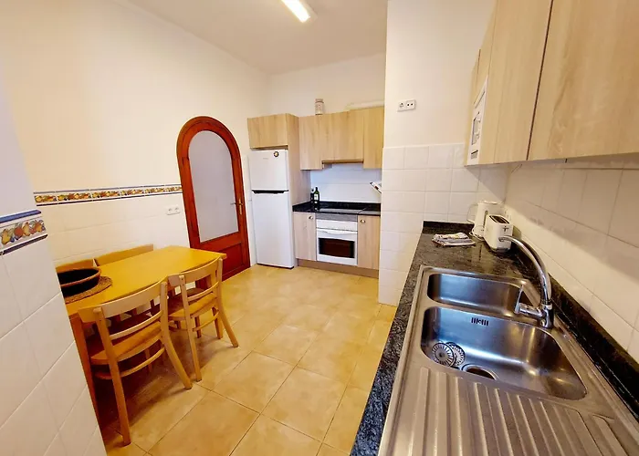 Casa Faro Spacious, Ground Floor On The Pine Walk, Covered Terrace With Sea Views. Wifi/air Con Apartment