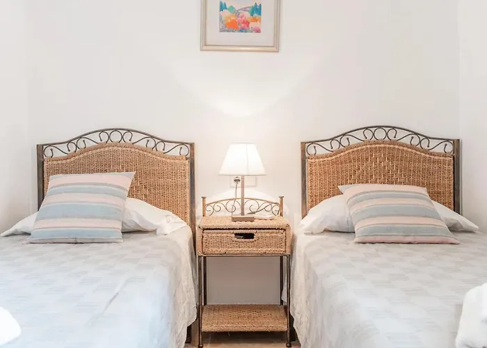 Apartment Casa Faro Spacious, Ground Floor On The Pine Walk, Covered Terrace With Sea Views. Wifi/air Con