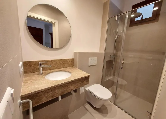 Casa Faro Spacious, Ground Floor On The Pine Walk, Covered Terrace With Sea Views. Wifi/air Con Apartment *