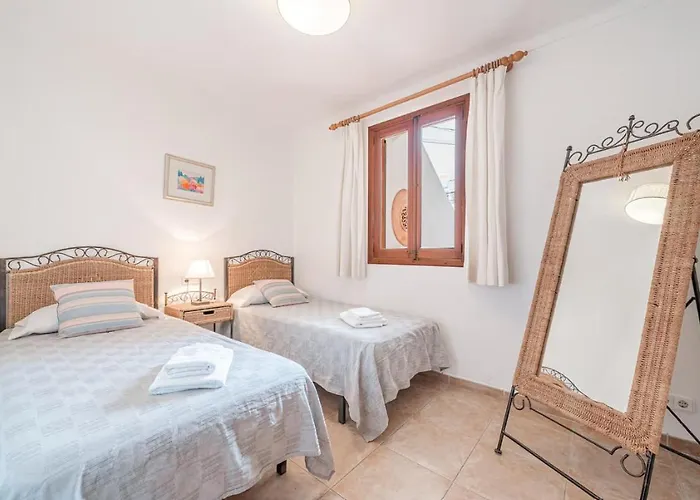 Casa Faro Spacious, Ground Floor On The Pine Walk, Covered Terrace With Sea Views. Wifi/air Con * Pollença
